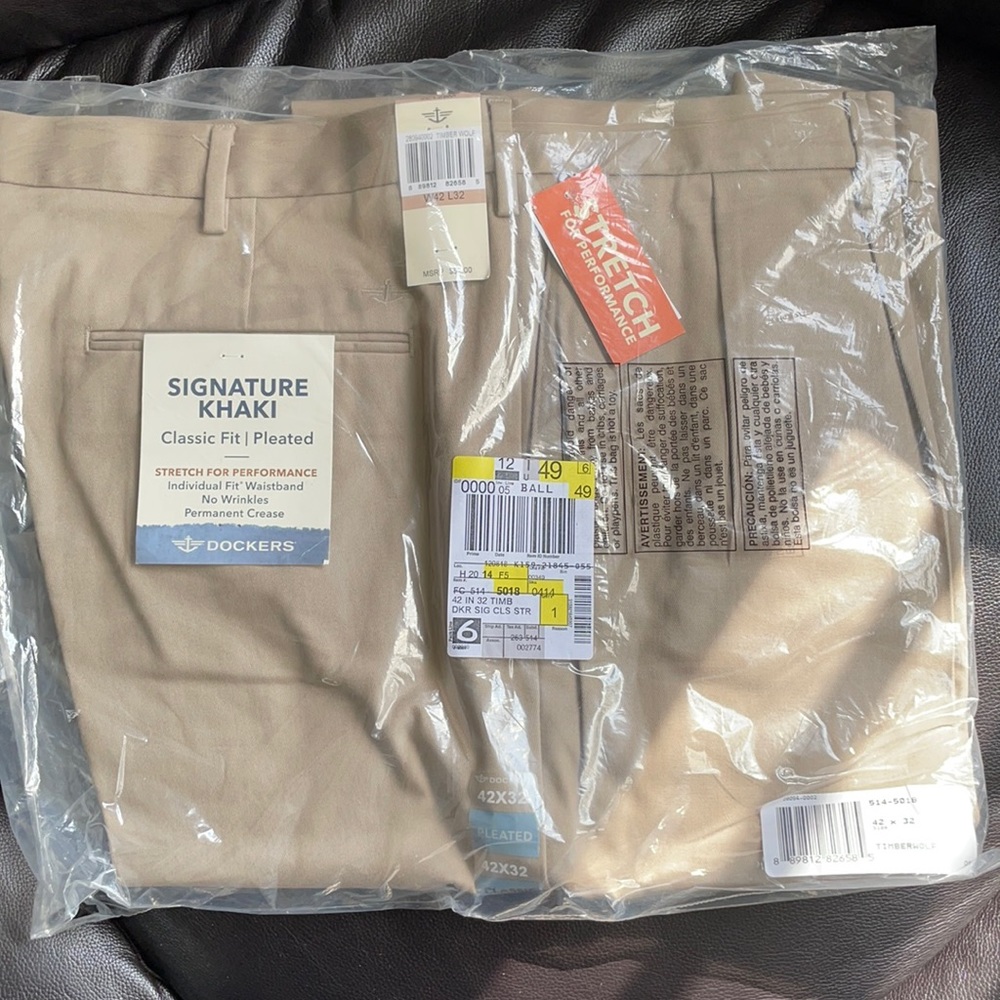 Signature Khaki Dockers